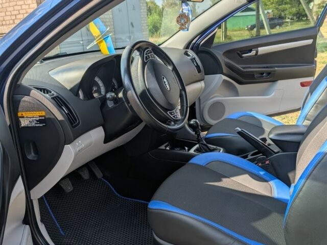 Синий Киа Сид, объемом двигателя 1.6 л и пробегом 215 тыс. км за 5800 $, фото 10 на Automoto.ua