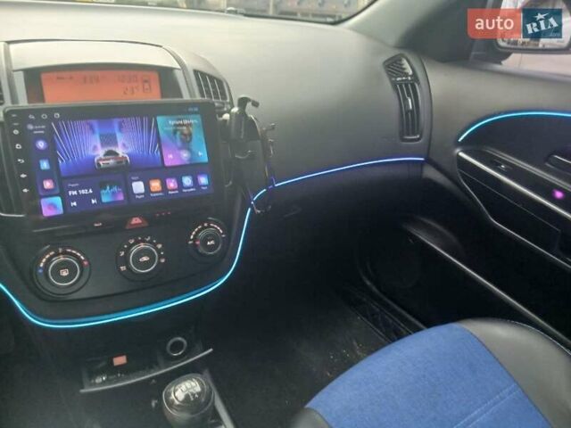 Синій Кіа Сід, об'ємом двигуна 1.6 л та пробігом 245 тис. км за 7500 $, фото 2 на Automoto.ua