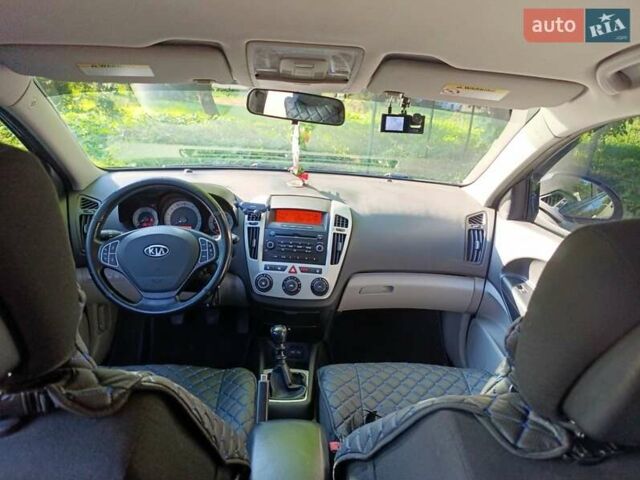 Синий Киа Сид, объемом двигателя 1.59 л и пробегом 208 тыс. км за 5700 $, фото 7 на Automoto.ua