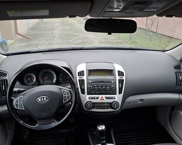 Синий Киа Сид, объемом двигателя 1.99 л и пробегом 270 тыс. км за 5600 $, фото 12 на Automoto.ua