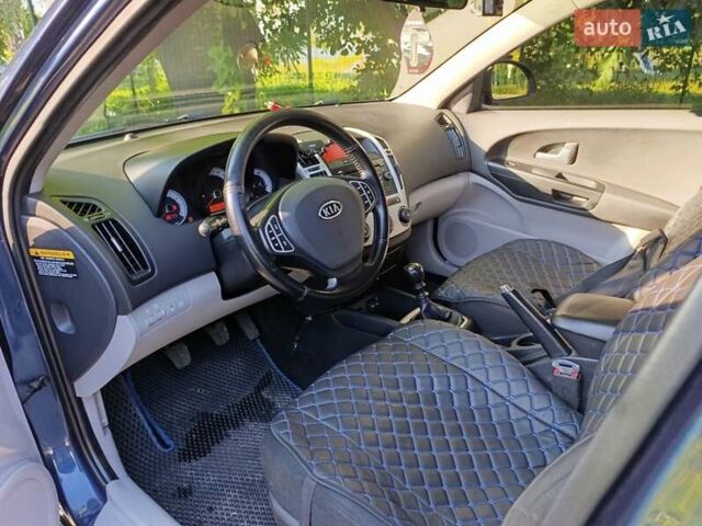 Синий Киа Сид, объемом двигателя 1.59 л и пробегом 208 тыс. км за 5700 $, фото 3 на Automoto.ua