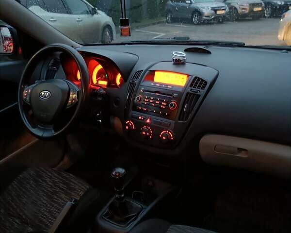 Синій Кіа Сід, об'ємом двигуна 1.59 л та пробігом 252 тис. км за 3950 $, фото 7 на Automoto.ua