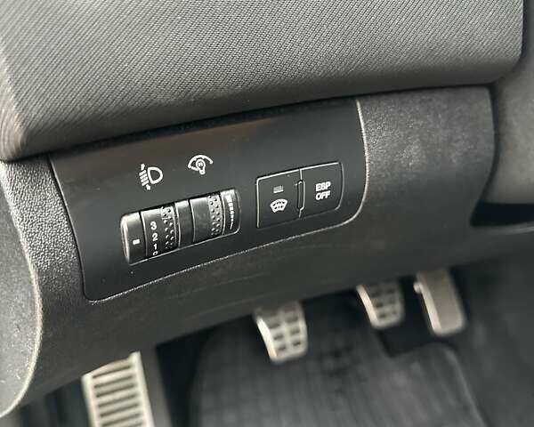 Синий Киа Сид, объемом двигателя 2 л и пробегом 240 тыс. км за 4990 $, фото 26 на Automoto.ua