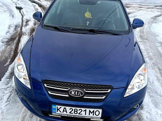 Синій Кіа Сід, об'ємом двигуна 2 л та пробігом 250 тис. км за 3800 $, фото 1 на Automoto.ua