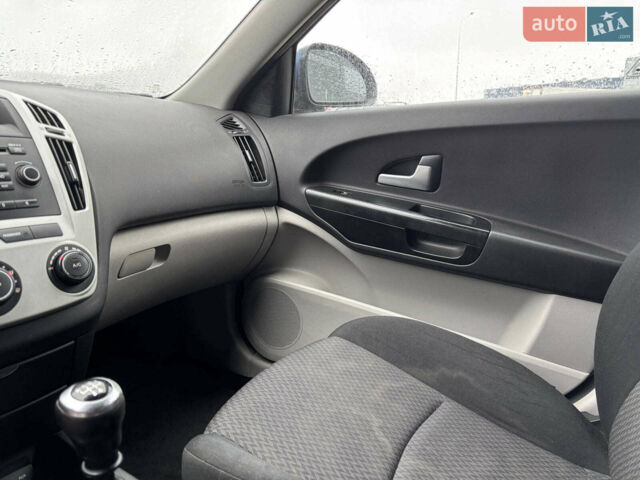 Синий Киа Сид, объемом двигателя 1.4 л и пробегом 285 тыс. км за 3890 $, фото 28 на Automoto.ua