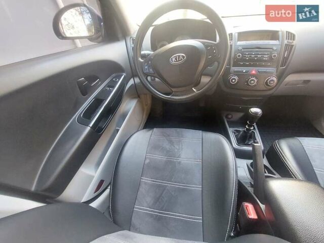 Синий Киа Сид, объемом двигателя 1.6 л и пробегом 310 тыс. км за 5300 $, фото 15 на Automoto.ua