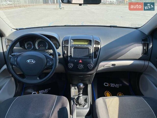 Синий Киа Сид, объемом двигателя 1.6 л и пробегом 178 тыс. км за 6490 $, фото 10 на Automoto.ua