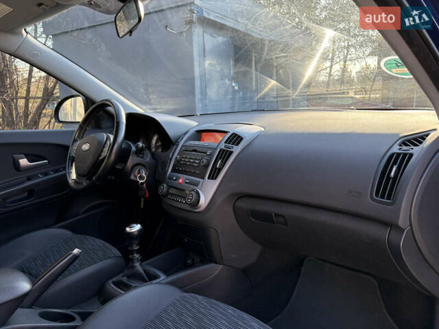 Синий Киа Сид, объемом двигателя 1.4 л и пробегом 192 тыс. км за 5900 $, фото 55 на Automoto.ua