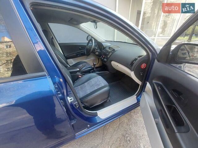 Синий Киа Сид, объемом двигателя 1.6 л и пробегом 310 тыс. км за 5300 $, фото 13 на Automoto.ua