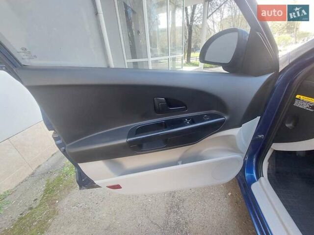 Синий Киа Сид, объемом двигателя 1.6 л и пробегом 310 тыс. км за 5300 $, фото 21 на Automoto.ua