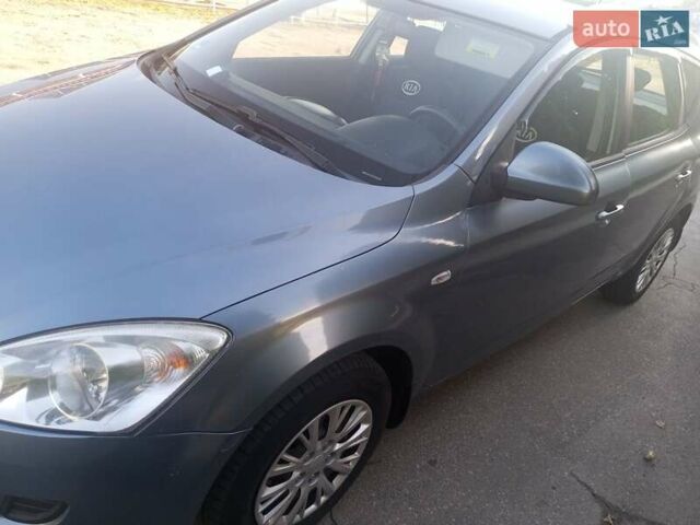 Киа Сид 2008 в Киеве на Automoto.ua Синий Киа Сид, объемом двигателя 1.4 л и пробегом 220 тыс. км за 5550 $, фото 3 на Automoto.ua