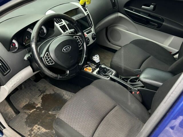 Синій Кіа Сід, об'ємом двигуна 1.6 л та пробігом 326 тис. км за 5500 $, фото 1 на Automoto.ua
