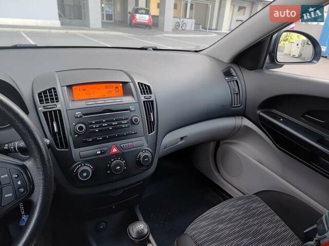 Синій Кіа Сід, об'ємом двигуна 1.59 л та пробігом 152 тис. км за 6900 $, фото 10 на Automoto.ua