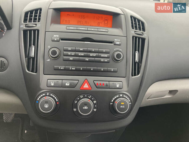 Синий Киа Сид, объемом двигателя 1.6 л и пробегом 178 тыс. км за 5800 $, фото 10 на Automoto.ua