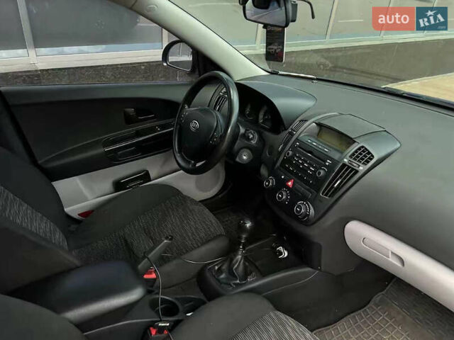Синий Киа Сид, объемом двигателя 1.59 л и пробегом 144 тыс. км за 5850 $, фото 20 на Automoto.ua
