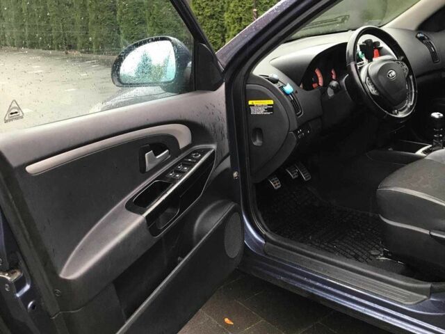 Синий Киа Сид, объемом двигателя 1.6 л и пробегом 290 тыс. км за 2650 $, фото 13 на Automoto.ua