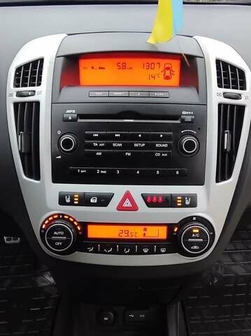 Синій Кіа Сід, об'ємом двигуна 1.6 л та пробігом 210 тис. км за 5300 $, фото 3 на Automoto.ua