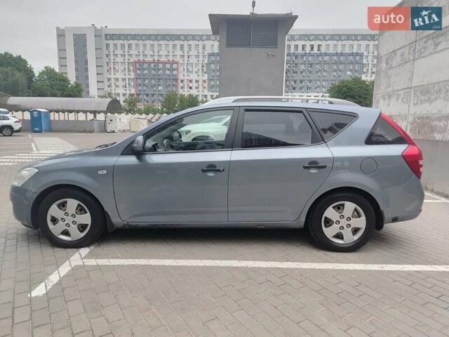 Синій Кіа Сід, об'ємом двигуна 1.59 л та пробігом 152 тис. км за 6900 $, фото 3 на Automoto.ua