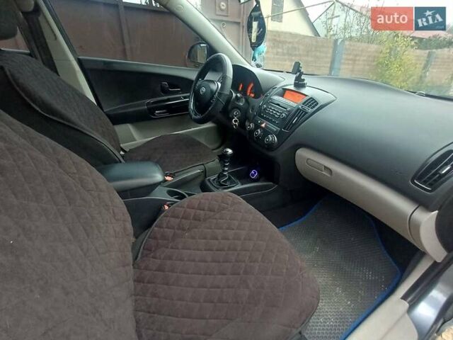 Синий Киа Сид, объемом двигателя 1.6 л и пробегом 235 тыс. км за 5950 $, фото 5 на Automoto.ua