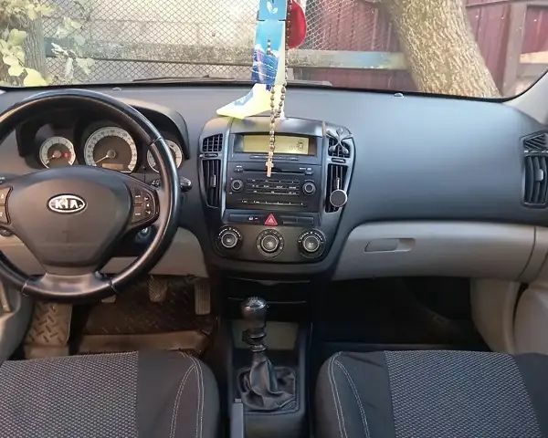 Синий Киа Сид, объемом двигателя 1.6 л и пробегом 234 тыс. км за 4800 $, фото 4 на Automoto.ua