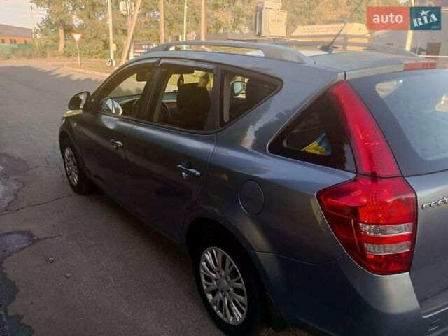 Киа Сид 2008 в Киеве на Automoto.ua Синий Киа Сид, объемом двигателя 1.4 л и пробегом 220 тыс. км за 5550 $, фото 8 на Automoto.ua