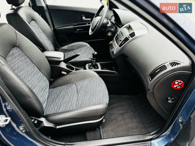 Синій Кіа Сід, об'ємом двигуна 1.6 л та пробігом 270 тис. км за 5450 $, фото 27 на Automoto.ua