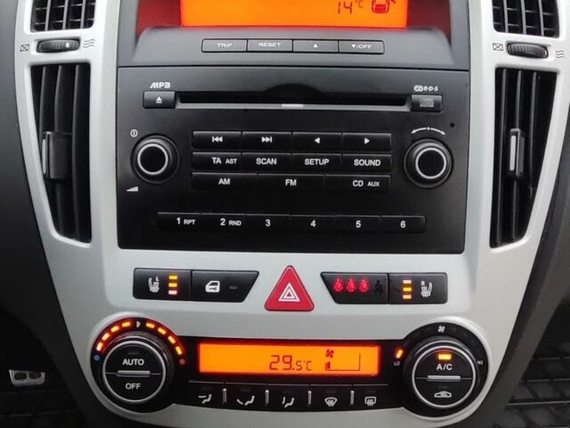 Синій Кіа Сід, об'ємом двигуна 1.6 л та пробігом 210 тис. км за 5300 $, фото 4 на Automoto.ua