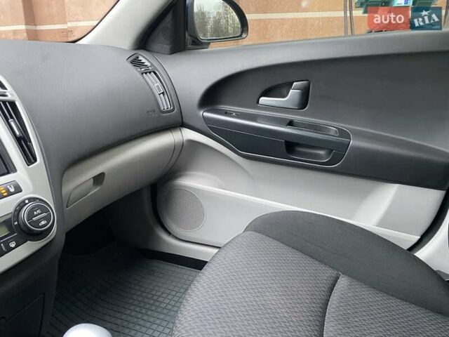 Синий Киа Сид, объемом двигателя 1.98 л и пробегом 153 тыс. км за 8200 $, фото 22 на Automoto.ua