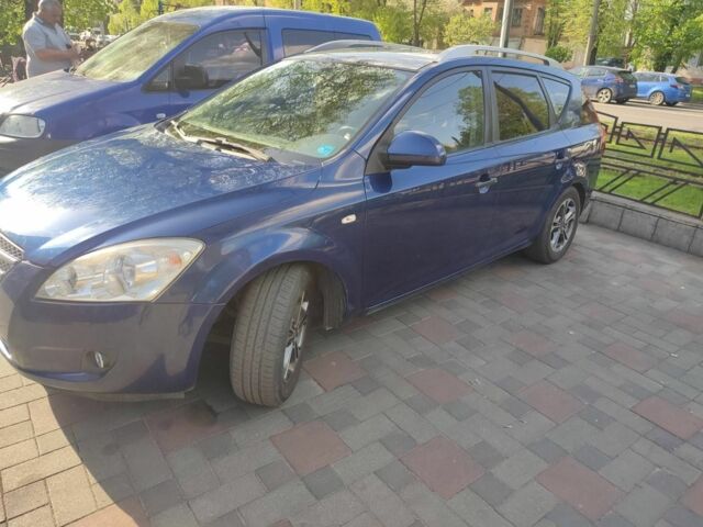 Синій Кіа Сід, об'ємом двигуна 1.4 л та пробігом 204 тис. км за 5550 $, фото 2 на Automoto.ua