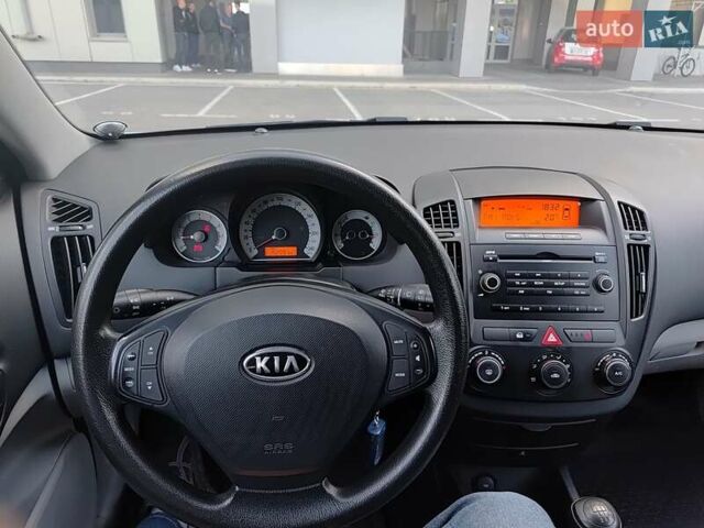Синій Кіа Сід, об'ємом двигуна 1.59 л та пробігом 152 тис. км за 6900 $, фото 8 на Automoto.ua