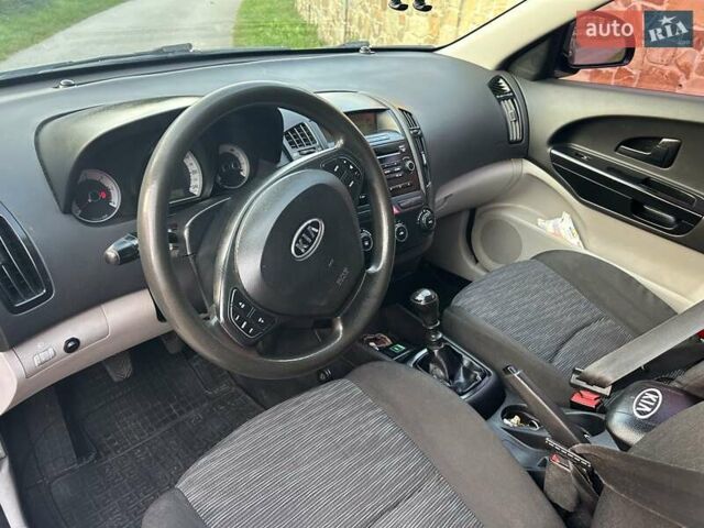 Синий Киа Сид, объемом двигателя 1.6 л и пробегом 274 тыс. км за 5400 $, фото 10 на Automoto.ua