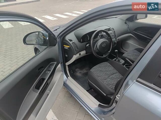 Синій Кіа Сід, об'ємом двигуна 1.59 л та пробігом 152 тис. км за 6900 $, фото 11 на Automoto.ua