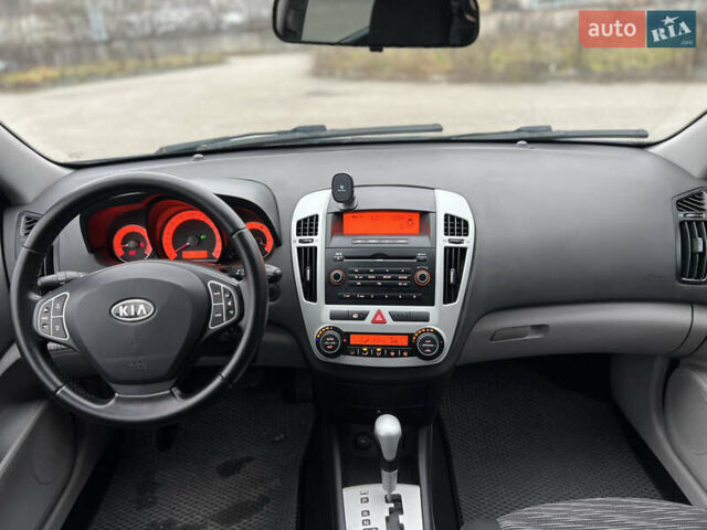 Синій Кіа Сід, об'ємом двигуна 1.59 л та пробігом 220 тис. км за 6200 $, фото 8 на Automoto.ua