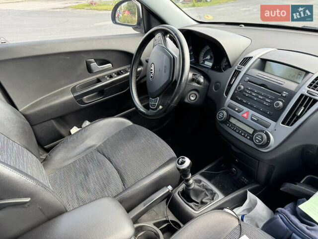 Синій Кіа Сід, об'ємом двигуна 1.4 л та пробігом 270 тис. км за 4950 $, фото 7 на Automoto.ua