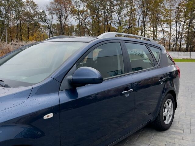 Синій Кіа Сід, об'ємом двигуна 1.6 л та пробігом 252 тис. км за 6500 $, фото 3 на Automoto.ua