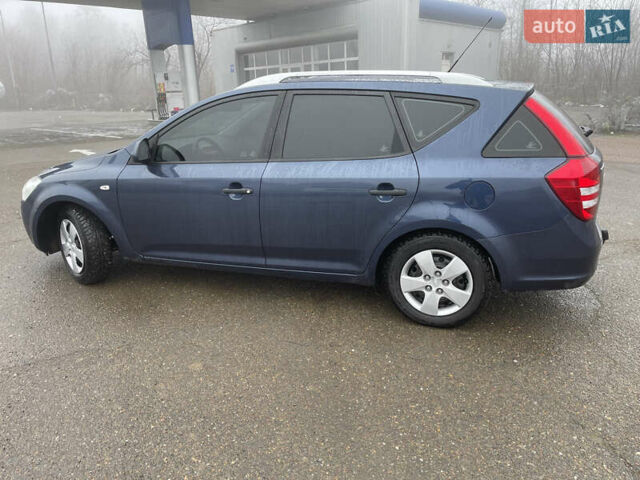 Синий Киа Сид, объемом двигателя 1.4 л и пробегом 200 тыс. км за 6200 $, фото 5 на Automoto.ua