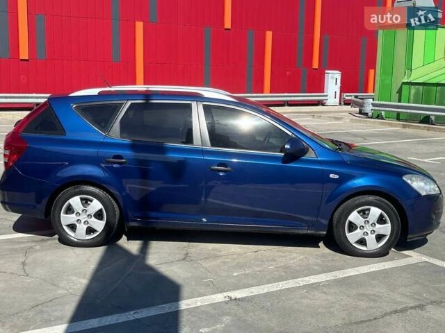 Синий Киа Сид, объемом двигателя 1.4 л и пробегом 239 тыс. км за 5300 $, фото 4 на Automoto.ua
