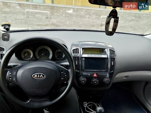 Синий Киа Сид, объемом двигателя 1.6 л и пробегом 208 тыс. км за 5800 $, фото 8 на Automoto.ua