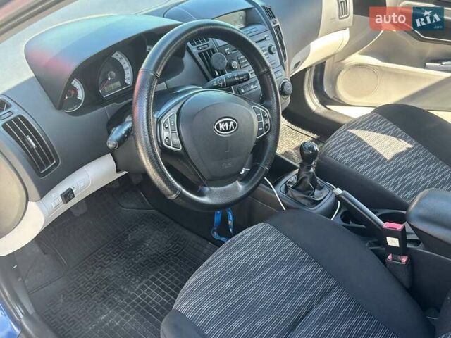 Синий Киа Сид, объемом двигателя 1.4 л и пробегом 239 тыс. км за 5300 $, фото 22 на Automoto.ua