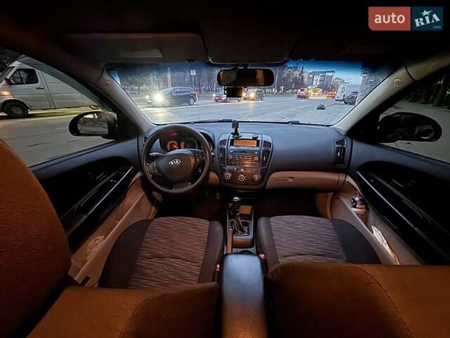 Синий Киа Сид, объемом двигателя 1.59 л и пробегом 222 тыс. км за 5650 $, фото 12 на Automoto.ua