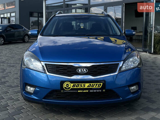 Синий Киа Сид, объемом двигателя 1.58 л и пробегом 325 тыс. км за 5600 $, фото 1 на Automoto.ua