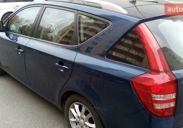 Синий Киа Сид, объемом двигателя 1.6 л и пробегом 250 тыс. км за 5700 $, фото 1 на Automoto.ua