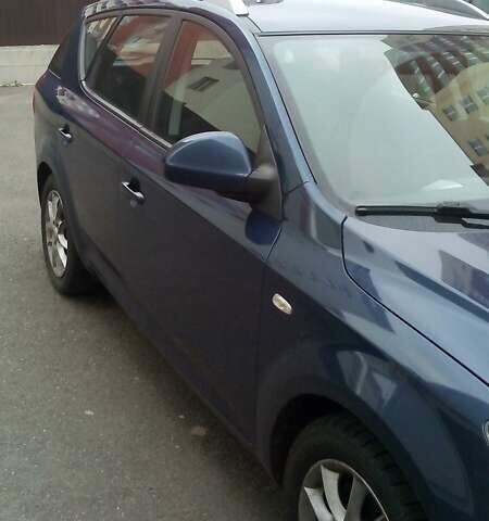 Синий Киа Сид, объемом двигателя 1.6 л и пробегом 250 тыс. км за 5700 $, фото 4 на Automoto.ua