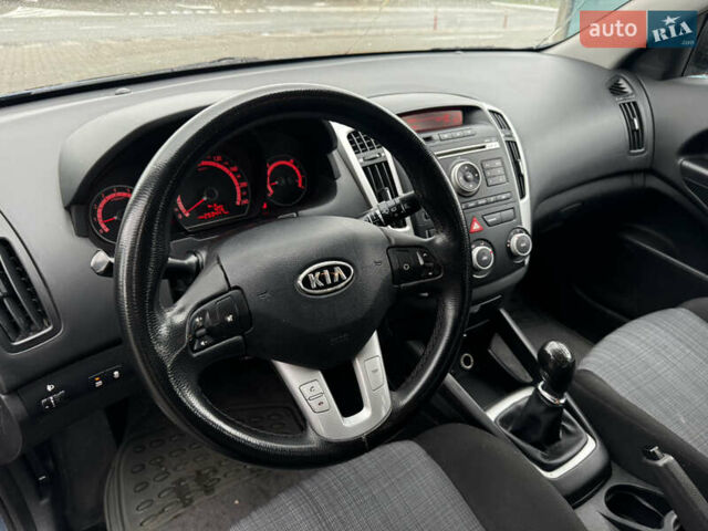 Синій Кіа Сід, об'ємом двигуна 1.4 л та пробігом 293 тис. км за 5800 $, фото 5 на Automoto.ua