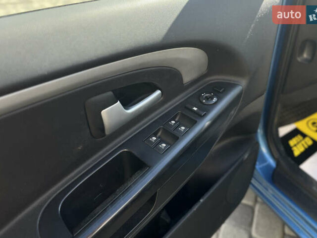 Синий Киа Сид, объемом двигателя 1.58 л и пробегом 325 тыс. км за 5600 $, фото 16 на Automoto.ua