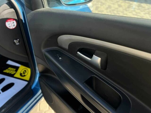 Синий Киа Сид, объемом двигателя 1.6 л и пробегом 325 тыс. км за 5600 $, фото 9 на Automoto.ua