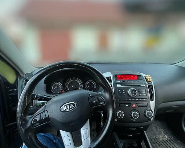 Синій Кіа Сід, об'ємом двигуна 1.58 л та пробігом 162 тис. км за 6400 $, фото 3 на Automoto.ua