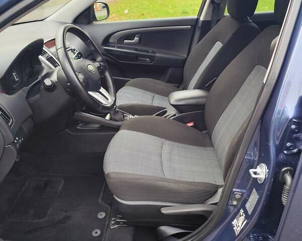 Синий Киа Сид, объемом двигателя 1.4 л и пробегом 217 тыс. км за 6000 $, фото 45 на Automoto.ua