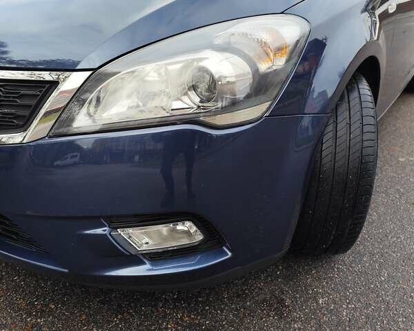 Синий Киа Сид, объемом двигателя 1.4 л и пробегом 217 тыс. км за 6200 $, фото 43 на Automoto.ua