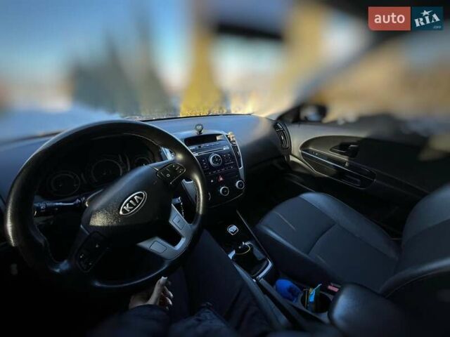 Синій Кіа Сід, об'ємом двигуна 1.58 л та пробігом 165 тис. км за 6200 $, фото 11 на Automoto.ua